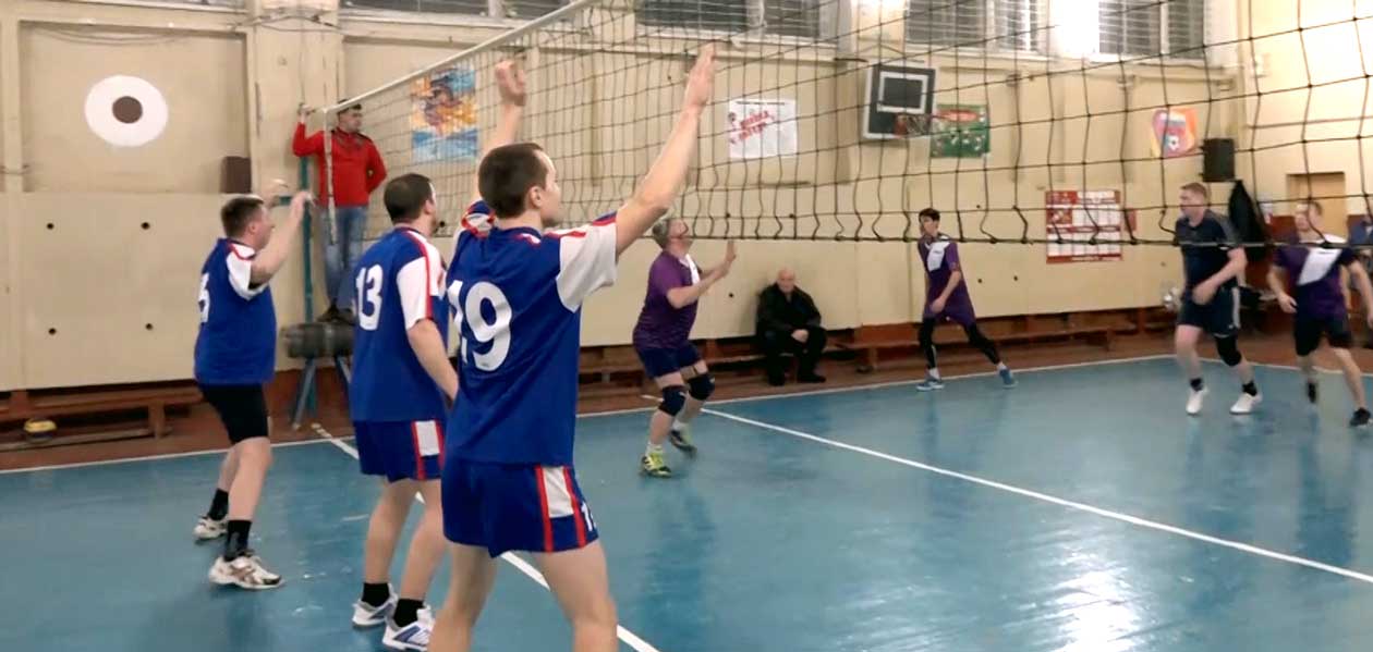 Чемпионат и первенство города по волейболу и футболу завершаются в Дзержинске