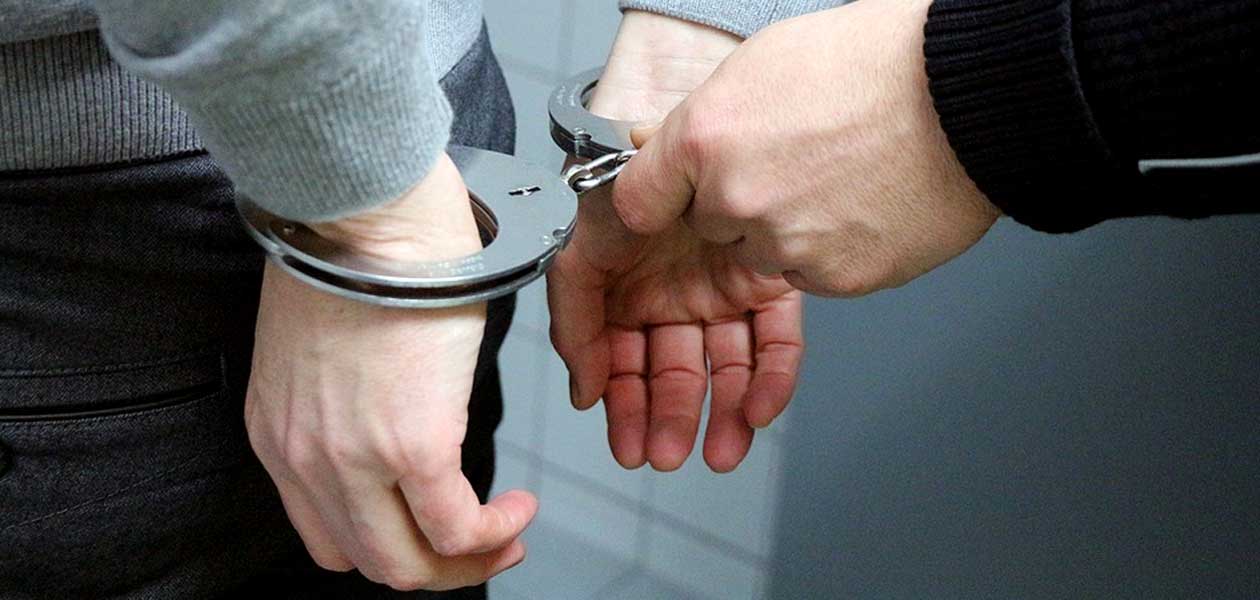 Дзержинские полицейские раскрыли две кражи из магазина детской одежды