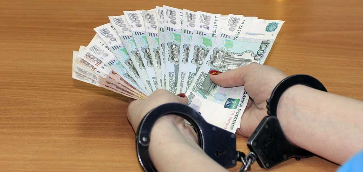 Главу службы судебных приставов Дзержинска подозревают в получении взятки