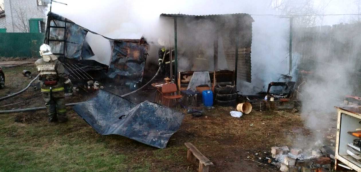 Трое дзержинцев погибли на пожаре в Володарском районе