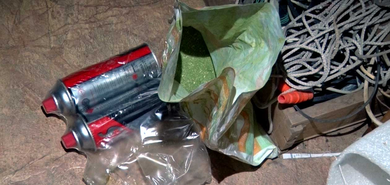 В Дзержинске жители забеспокоились из-за запаха в доме и помогли разоблачить наркоманов
