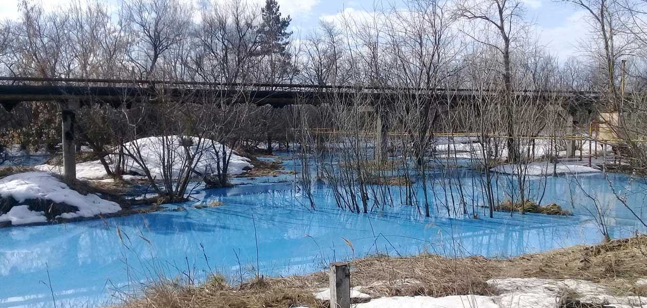 Голубой разлив. В пригороде Дзержинска обнаружено озеро химических отходов
