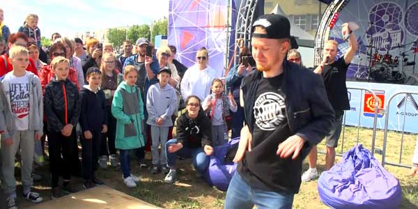 В Дзержинске на набережной прошел молодежный фестиваль «Мечтай! Действуй!»