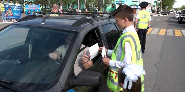 В центре внимания - дети. В Дзержинске прошел флешмоб «Пристегни самое дорогое»