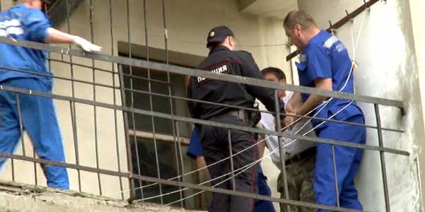 «Утро добрым не бывает». Житель Нижнего Новгорода хотел прыгнуть с пятого этажа