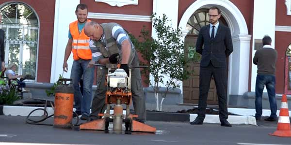 Ремонт дорог в Дзержинске продолжается