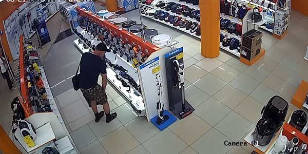 В Дзержинске из магазина украли два шуруповерта