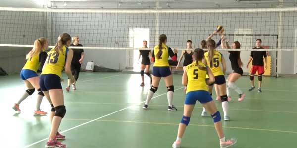 В спортцентре «Маугли» прошел турнир по классическому волейболу среди женских команд