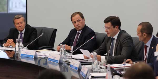 Глеб Никитин обсудил меры по развитию рынка газомоторного топлива
