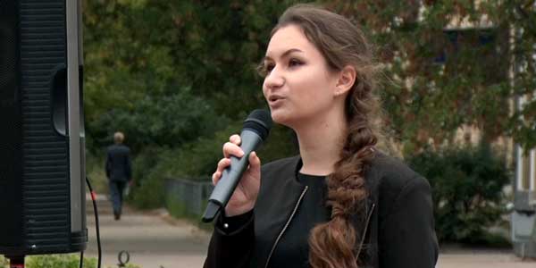 «Послушайте!». В Дзержинске у памятника Маяковскому работал свободный микрофон