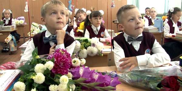 Здравствуй, школа! Поздравляем первоклассников Дзержинска!