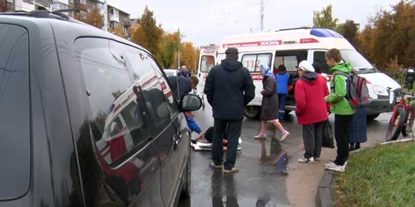 Пошла за хлебом, а попала в больницу. В Дзержинске легковушка сбила пенсионерку