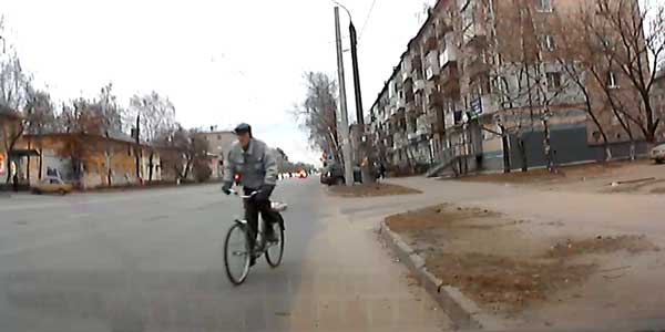 Противостояние, или Как в Дзержинске уживаются на дороге водители и пешеходы