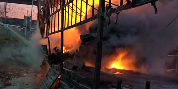 Утренний пожар. Появились версии возгорания фуры в Дзержинске