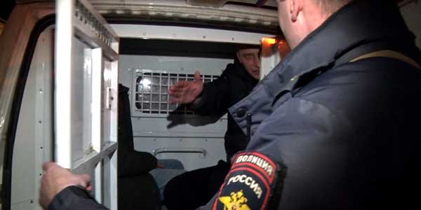 Полиция задержала пьяного дзержинца, открывшего огонь из автомата Калашникова в баре
