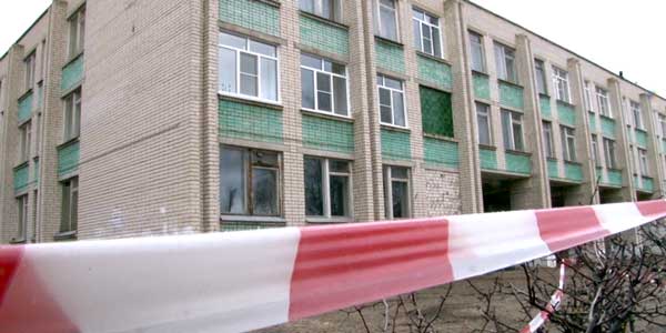 Трещины в стенах. В дзержинской школе №35 закрыли часть классов