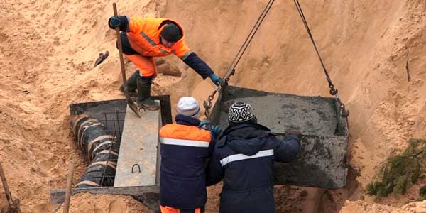 Прослужит минимум полвека. Дзержинский водоканал завершит строительство водовода раньше срока