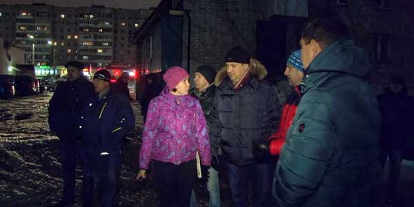 Долгожданный для дзержинцев снег обернулся для коммунальщиков работой