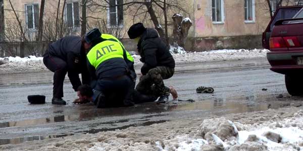 Неадекватное вождение. В Дзержинске дорожные полицейские задержали водителя-наркомана