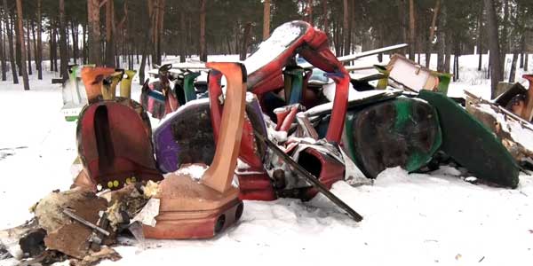 Распилили и разобрали... Полная разруха в дзержинском парке