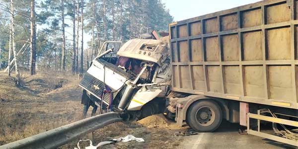 Столкновение гигантов. Недалеко от Выксы не разъехались два большегруза