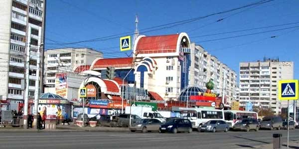 Демонтаж продолжается. В Дзержинске снесут входную группу перед одним из торговых центров