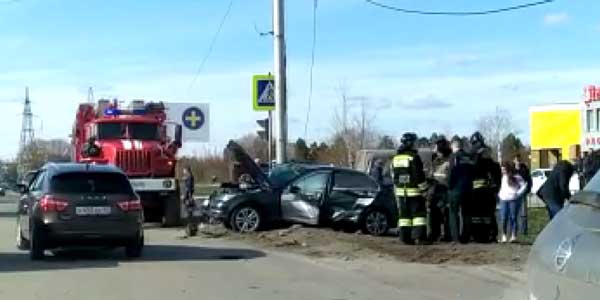ДТП на перекрестке. Серьезная авария с пострадавшими в Дзержинске