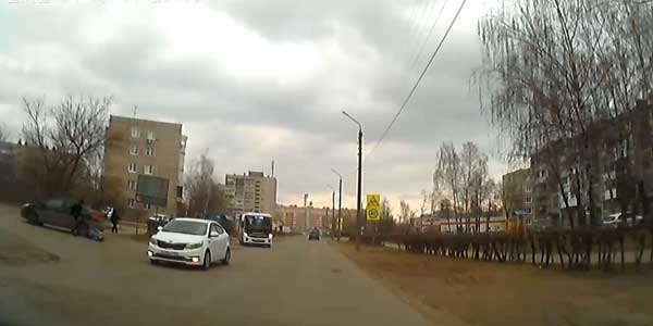 Не увидел? Иномарка сбила пешехода на Строителей в Дзержинске