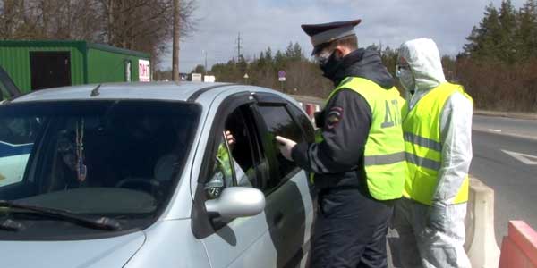 Въездной контроль. Дзержинских водителей проверяют на симптомы коронавируса