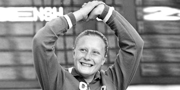 Герои спортивных арен. Галина Прозуменщикова. Она плыла в дзержинском бассейне...