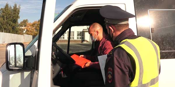 Профилактика ДТП: автобусы и такси проверили сотрудники ГИБДД