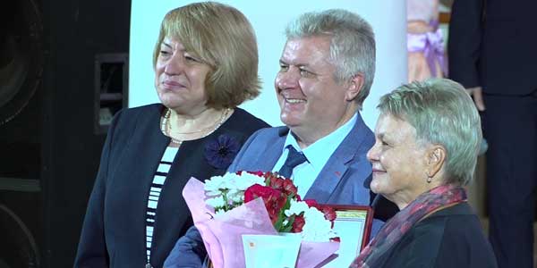 От всей души: дзержинских учителей поздравили с профессиональным праздником