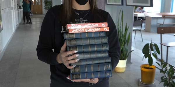 Литературный круговорот: ненужные дзержинцам книги могут обрести вторую жизнь в малоимущей семье