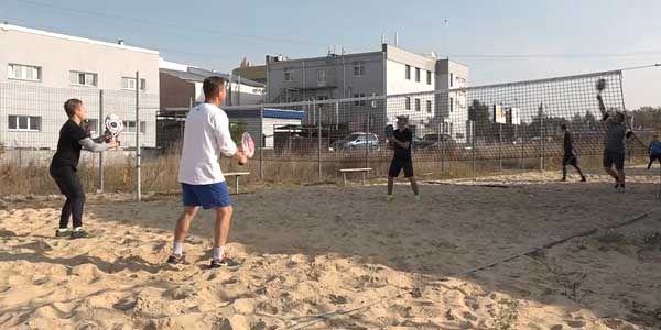 Завершили сезон: дзержинцы заняли призовые места в соревновании по пляжному теннису