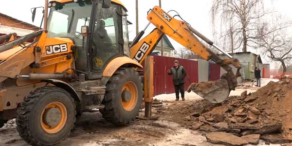 Чистую воду - в каждый дом: Дзержинский водоканал проложил новую водопроводную сеть в поселке Свердлова