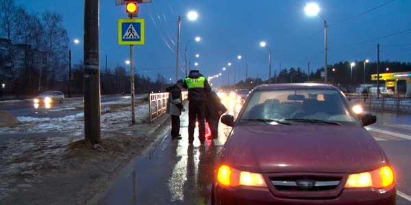 Опасный переход: женщина попала под колеса автомобиля в районе Желнинского моста в Дзержинске
