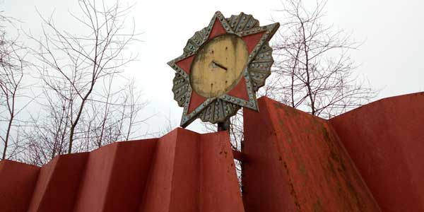 В Дзержинске конструкции обветшалого обелиска заводчанам-участникам Великой Отечественной войны демонтируют