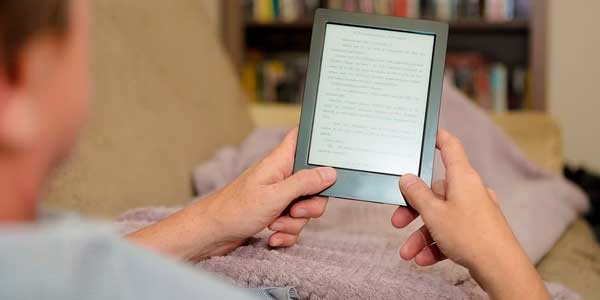 Дзержинский библиовестник: мечтают ли читатели об электронных книгах?