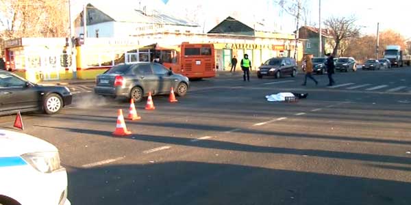 Несостоявшийся рейс: покатившийся автобус задавил женщину-водителя в Нижнем Новгороде