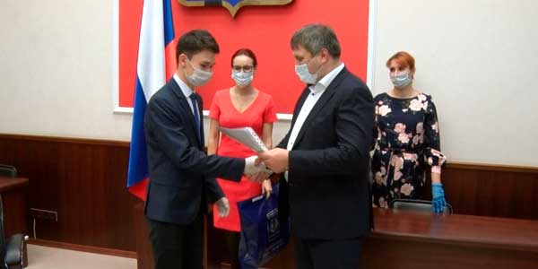 Умники и умницы: глава Дзержинска встретился с победителями всероссийской олимпиады школьников