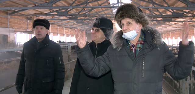 Жизнь на селе: Евгений Люлин посетил животноводческий комплекс в Ильино-Заборском