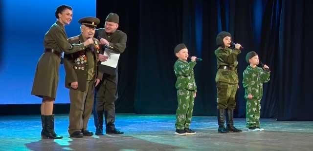 Защитникам Отечества посвящается: большой праздничный концерт прошел в Дзержинске