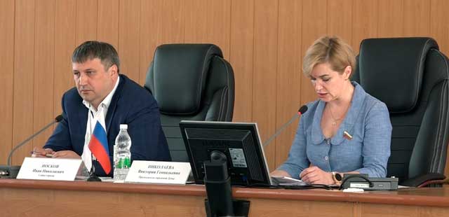 Оценка работы главы города и согласование бюджета: сразу два заседания Гордумы состоялись в Дзержинске