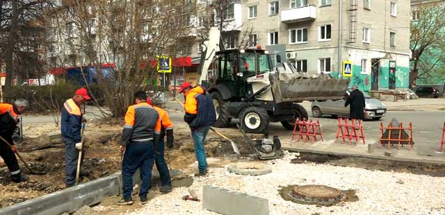 Городское благоустройство: Дзержинский водоканал восстанавливает нарушенные при проведении ремонта территории