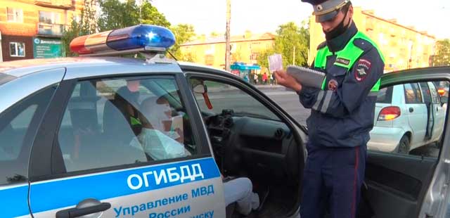 Езда под градусом: нетрезвый водитель устроил аварию на улице Гайдара в Дзержинске