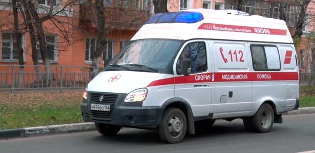 Упал на работе: работник дзержинского завода получил тяжелые травмы головы на производстве