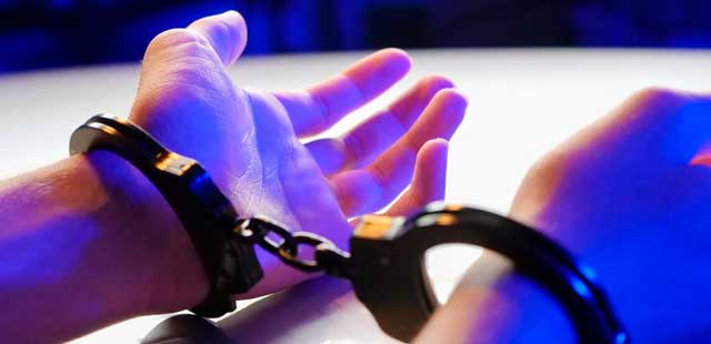 Ещё одного взяли: нижегородский адвокат подозревается в причастности к страховым махинациям дзержинских полицейских