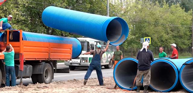 Работа кипит: реконструкция на главном городском коллекторе в Дзержинске продолжается