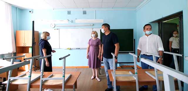 Школьная комиссия: готовность дзержинских школ к новому учебному году оценил глава города