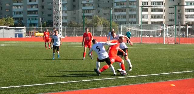 Мяч в воротах: матч 19-го тура в чемпионате Нижегородской области по футболу прошёл в Дзержинске